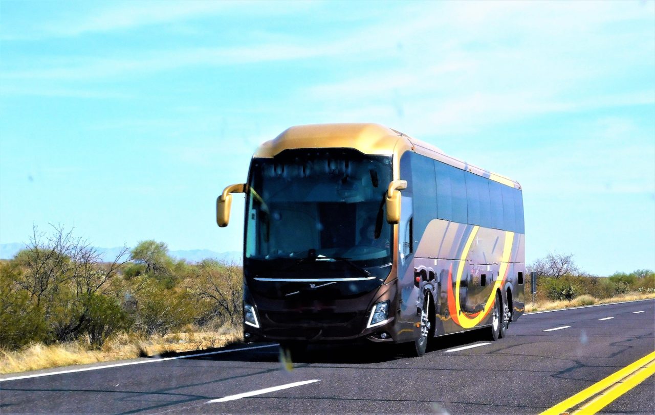 travel-tour-bus-see-the-world-.jpg