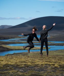daylight-iceland-jumping-1690470